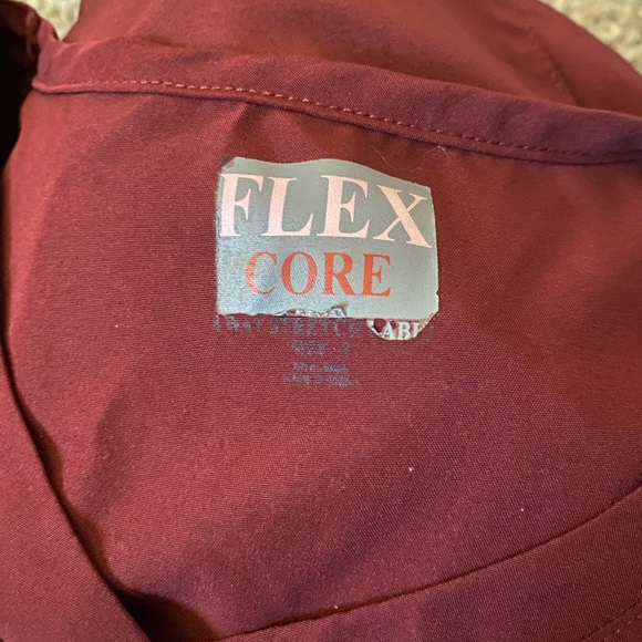 maroon scrub top - Picture 2 of 2